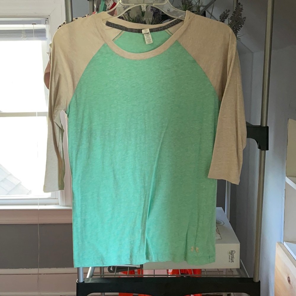 Under Armour women’s shirt
